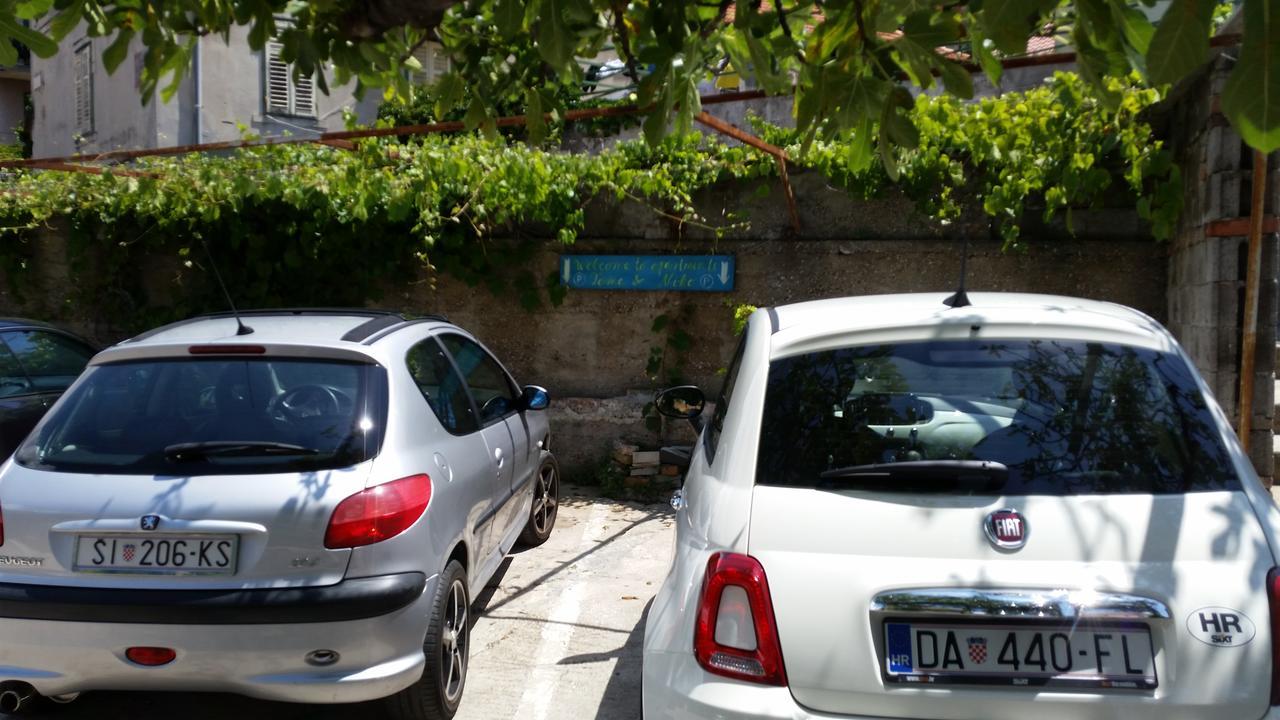 Studio Toma With Private Parking Place Šibenik Extérieur photo