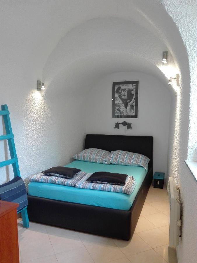 Studio Toma With Private Parking Place Šibenik Extérieur photo